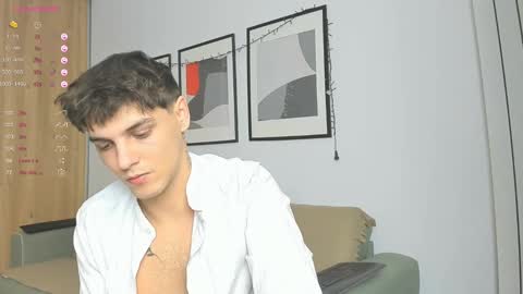 Snapshot of angelfrank chatting on February 14, 2025, 5:03 pm Frankie online show from February 14, 2025, 5:03 pm