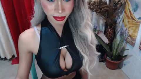 DIVINE ANGEL online show from February 12, 2025, 9:42 am