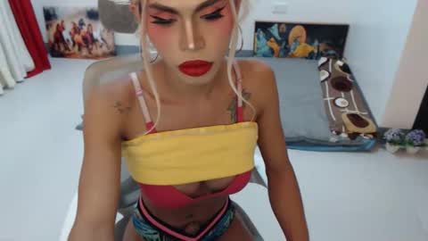 Snapshot of angelic_face_808 chatting on October 20, 2025, 6:47 am DIVINE ANGEL online show from October 20, 2025, 6:47 am