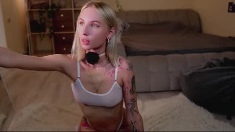 Snapshot of angelic_lovers_ chatting on September 22, 2025, 4:42 pm Gabby online show from September 22, 2025, 4:42 pm