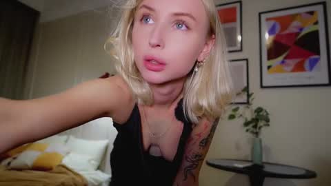 Snapshot of angelic_lovers_ chatting on October 4, 2025, 5:11 pm Gabby online show from October 4, 2025, 5:11 pm