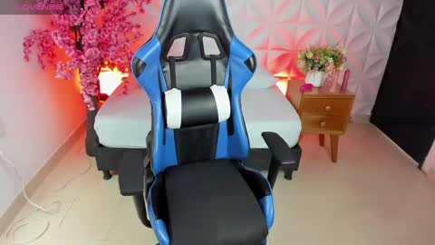 Snapshot of angelica_dymond chatting on December 16, 2024, 7:00 pm A N G E L I C A online show from December 16, 2024, 7:00 pm