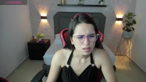 Snapshot of angelica_dymond chatting on December 31, 2024, 11:53 am A N G E L I C A online show from December 31, 2024, 11:53 am