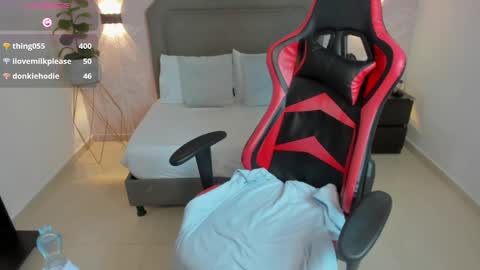 Snapshot of angelica_dymond chatting on February 20, 2025, 3:08 pm A N G E L I C A online show from February 20, 2025, 3:08 pm