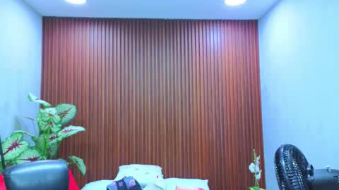 Snapshot of angelica_dymond chatting on October 11, 2025, 12:04 pm A N G E L I C A online show from October 11, 2025, 12:04 pm