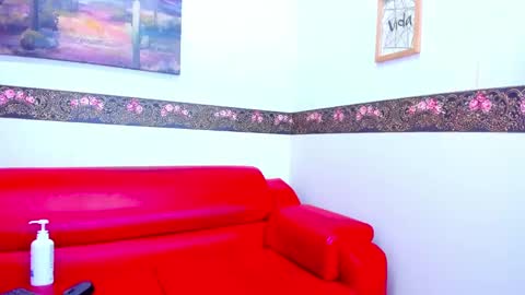 I AM ANGELICA online show from December 6, 2024, 9:54 am