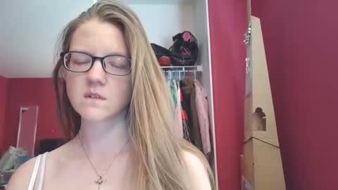 AngelicAngel online show from April 15, 2026, 4:58 pm