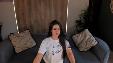  Angelica Vega  online show from December 17, 2024, 7:15 pm