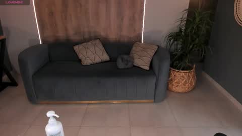  Angelica Vega  online show from December 16, 2025, 6:35 pm