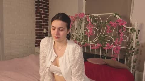 Roxi online show from March 25, 2026, 7:20 pm