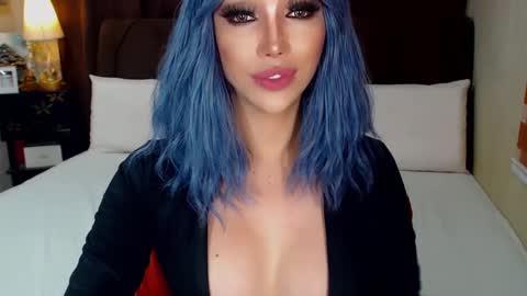 MS. AMALIA online show from January 10, 2025, 10:28 am