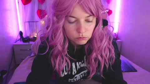 Angelika Rouge online show from March 6, 2026, 10:56 am