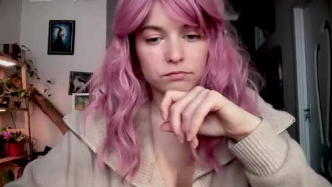 Angelika Rouge online show from April 1, 2026, 1:01 pm