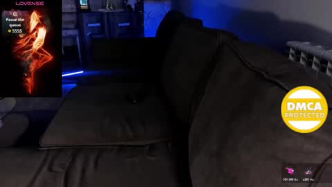 Angelika online show from December 17, 2025, 9:43 pm