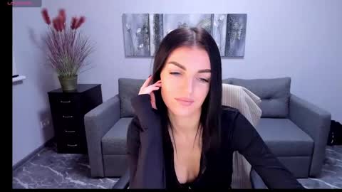 Angelina online show from December 5, 2024, 9:39 am
