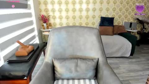 angelina_class_7 online show from June 10, 2026, 1:10 pm