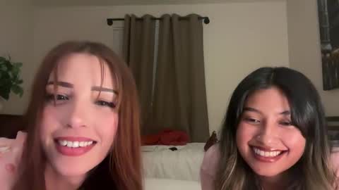 Snapshot of angelina_hall chatting on October 14, 2025, 4:35 am angelina_hall online show from October 14, 2025, 4:35 am