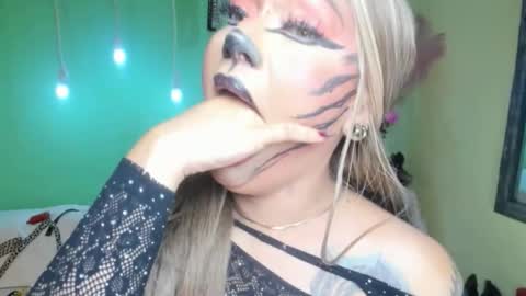 Snapshot of angelina_james_ chatting on October 13, 2025, 3:56 pm Angelina online show from October 13, 2025, 3:56 pm