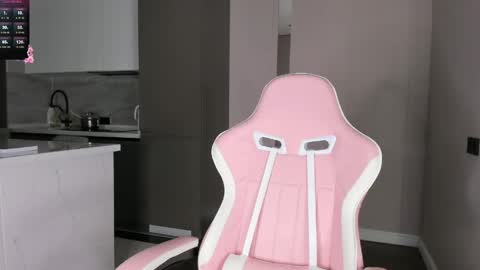 Snapshot of angelina_key chatting on May 30, 2026, 9:01 pm angel online show from May 30, 2026, 9:01 pm