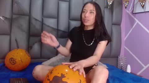 Snapshot of angelina_ny chatting on October 14, 2025, 2:07 pm ANGELINA online show from October 14, 2025, 2:07 pm