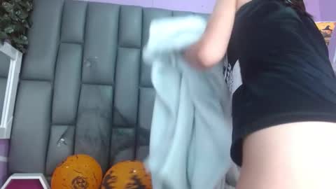 Snapshot of angelina_ny chatting on October 16, 2025, 2:18 pm ANGELINA online show from October 16, 2025, 2:18 pm