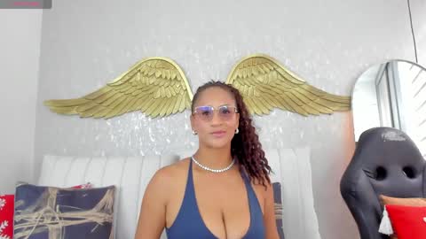 Angelina online show from April 28, 2026, 5:29 pm