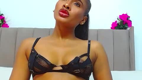 angelinaboss online show from September 12, 2025, 7:03 pm