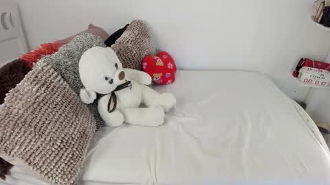 angeline online show from February 5, 2026, 6:34 pm