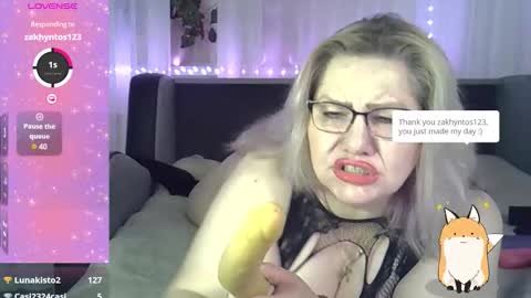 Snapshot of angelinaglam chatting on October 4, 2025, 4:49 pm AngelinaGlam online show from October 4, 2025, 4:49 pm