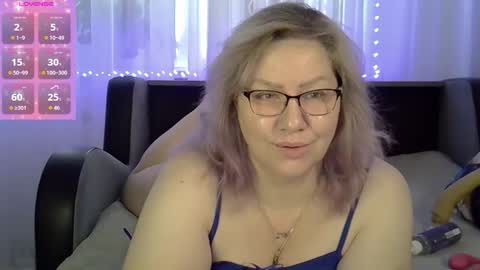 Snapshot of angelinaglam chatting on October 12, 2025, 10:58 am AngelinaGlam online show from October 12, 2025, 10:58 am