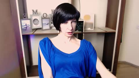 Snapshot of angelinalov_ chatting on January 5, 2026, 5:27 pm Angelina online show from January 5, 2026, 5:27 pm