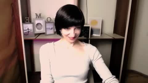 Snapshot of angelinalov_ chatting on January 8, 2026, 9:55 am Angelina online show from January 8, 2026, 9:55 am