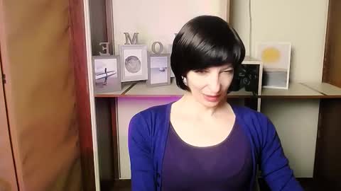 Snapshot of angelinalov_ chatting on January 14, 2026, 8:20 am Angelina online show from January 14, 2026, 8:20 am