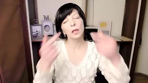 Snapshot of angelinalov_ chatting on February 9, 2026, 8:29 am Angelina online show from February 9, 2026, 8:29 am