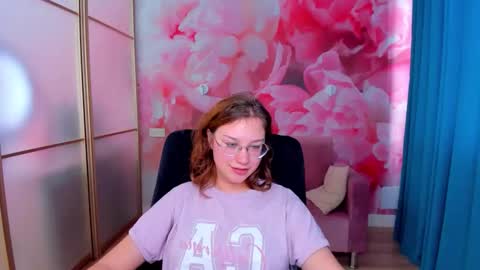 AngelinaLow online show from November 21, 2025, 12:59 pm