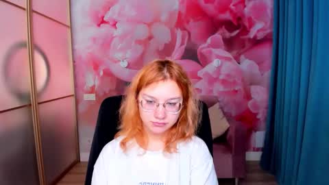 AngelinaLow online show from December 21, 2025, 6:42 am