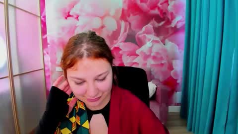 AngelinaLow online show from May 11, 2026, 4:04 pm