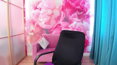 AngelinaLow online show from June 6, 2026, 11:26 am