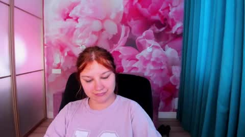 AngelinaLow online show from June 20, 2026, 11:24 am