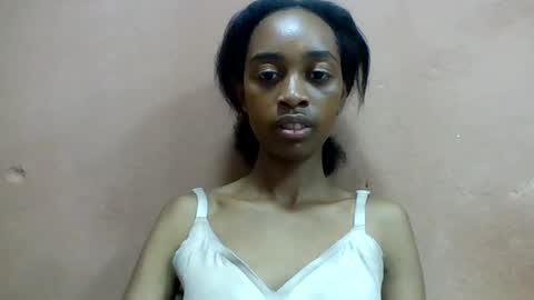 Snapshot of angeline221173 chatting on July 26, 2026, 7:54 pm angeline221173 online show from July 26, 2026, 7:54 pm