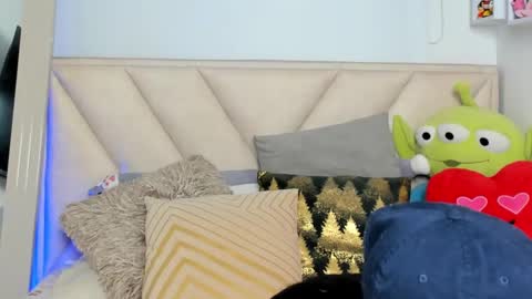 Snapshot of angeline__smith chatting on December 6, 2024, 10:27 am Angeline Smith online show from December 6, 2024, 10:27 am