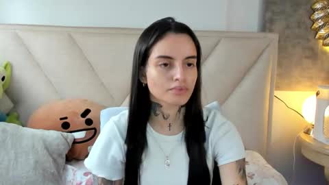 Angeline Smith  online show from January 8, 2026, 10:12 pm