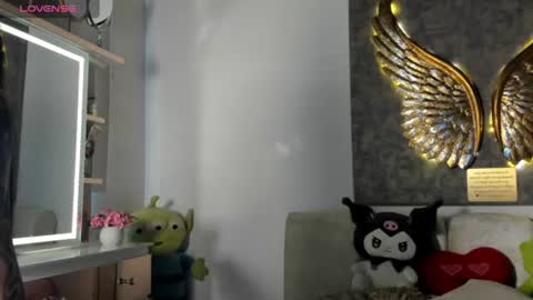 Angeline Smith  online show from July 30, 2026, 9:14 pm