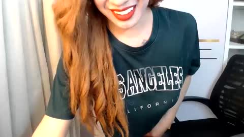 Snapshot of angelinnaxxx chatting on April 8, 2026, 7:25 pm Anglina online show from April 8, 2026, 7:25 pm