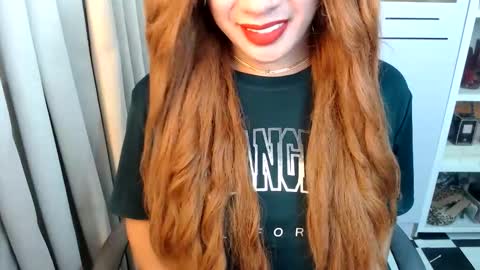 Snapshot of angelinnaxxx chatting on April 29, 2026, 12:37 am Anglina online show from April 29, 2026, 12:37 am