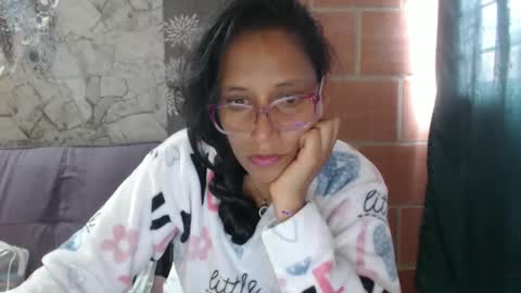angela online show from January 28, 2025, 1:27 pm