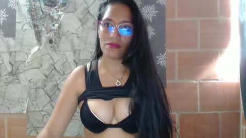 angela online show from February 4, 2025, 9:10 pm