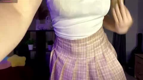 Snapshot of angelkissmee chatting on October 23, 2025, 3:22 pm angelkissmee online show from October 23, 2025, 3:22 pm