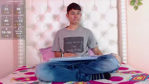 Angel online show from December 17, 2025, 8:04 pm