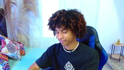 Snapshot of angell18_ chatting on April 23, 2026, 8:33 pm Angel online show from April 23, 2026, 8:33 pm